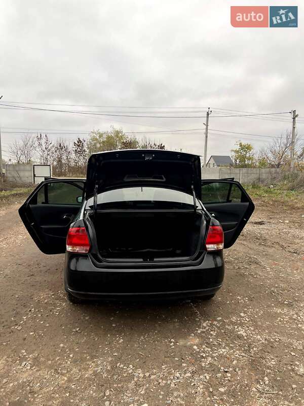 Седан Volkswagen Polo 2013 в Ставищі