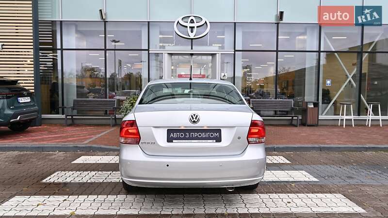 Седан Volkswagen Polo 2013 в Киеве
