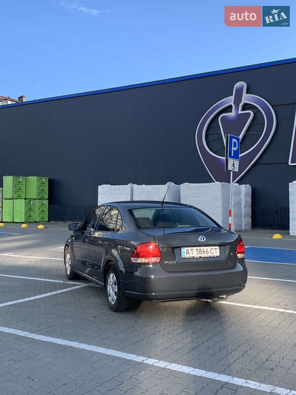 Седан Volkswagen Polo 2012 в Ивано-Франковске