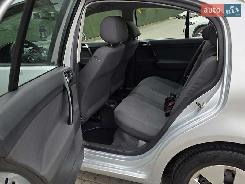 Хэтчбек Volkswagen Polo 2004 в Тернополе