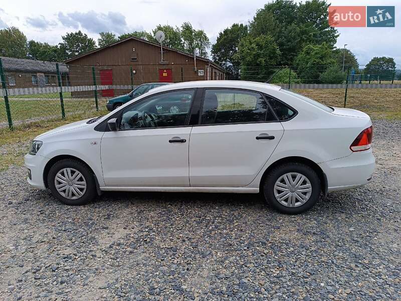Седан Volkswagen Polo 2018 в Ивано-Франковске