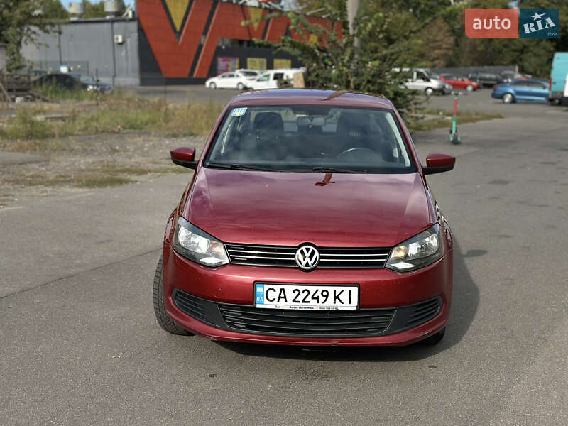 Седан Volkswagen Polo 2013 в Киеве