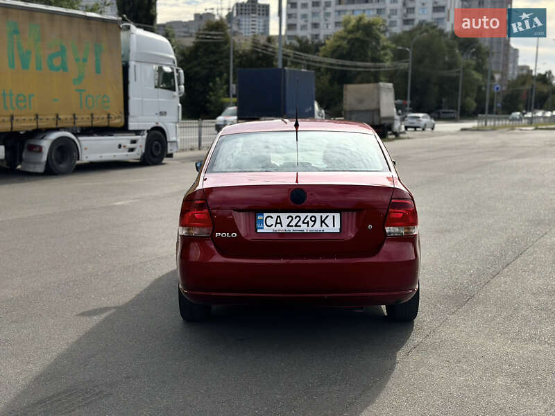 Седан Volkswagen Polo 2013 в Киеве