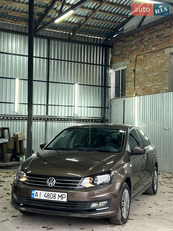 Седан Volkswagen Polo 2015 в Казатине