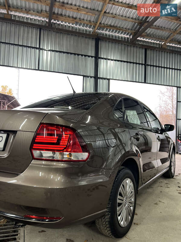 Седан Volkswagen Polo 2015 в Казатине