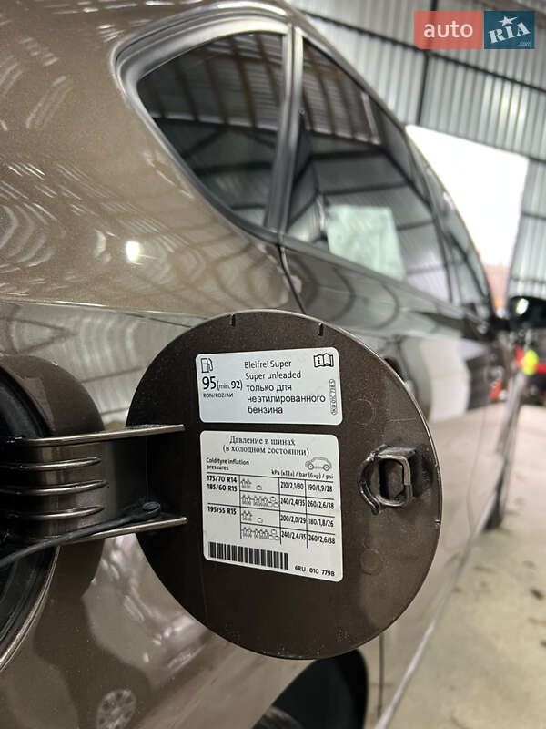 Седан Volkswagen Polo 2015 в Казатине