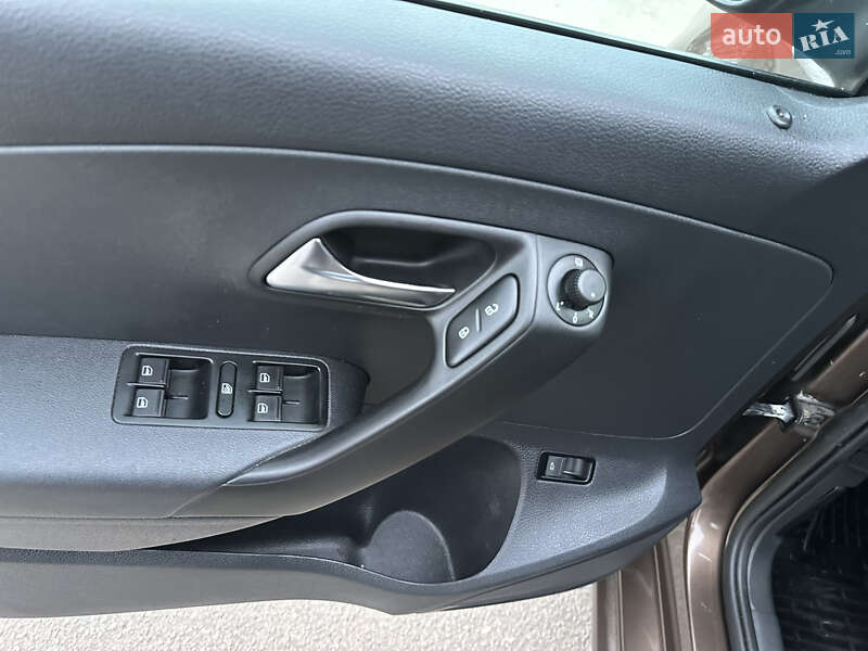 Седан Volkswagen Polo 2017 в Желтых Водах