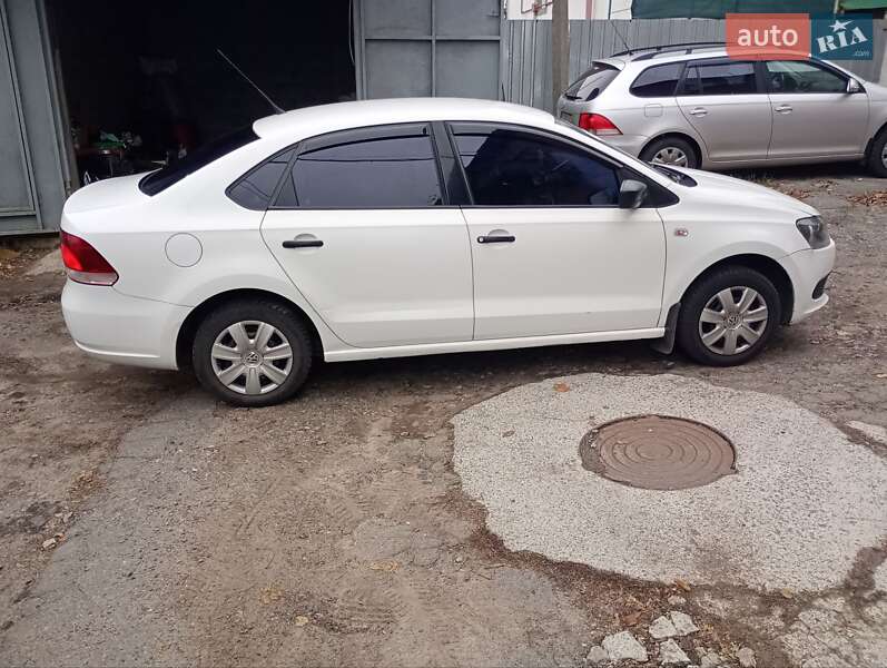 Седан Volkswagen Polo 2011 в Полтаве