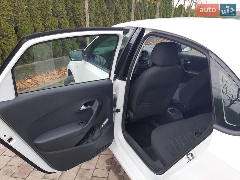Седан Volkswagen Polo 2019 в Львове