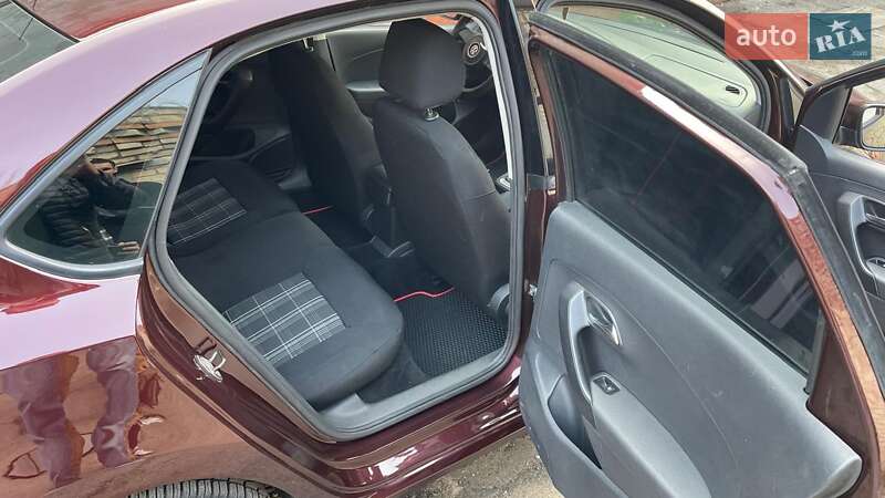 Седан Volkswagen Polo 2012 в Киеве