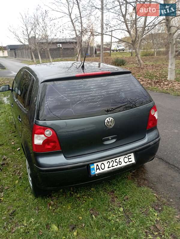 Хэтчбек Volkswagen Polo 2003 в Ужгороде