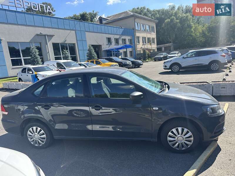 Седан Volkswagen Polo 2016 в Киеве