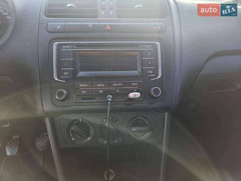 Седан Volkswagen Polo 2013 в Кагарлыке