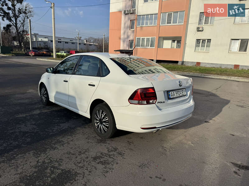 Седан Volkswagen Polo 2017 в Харькове