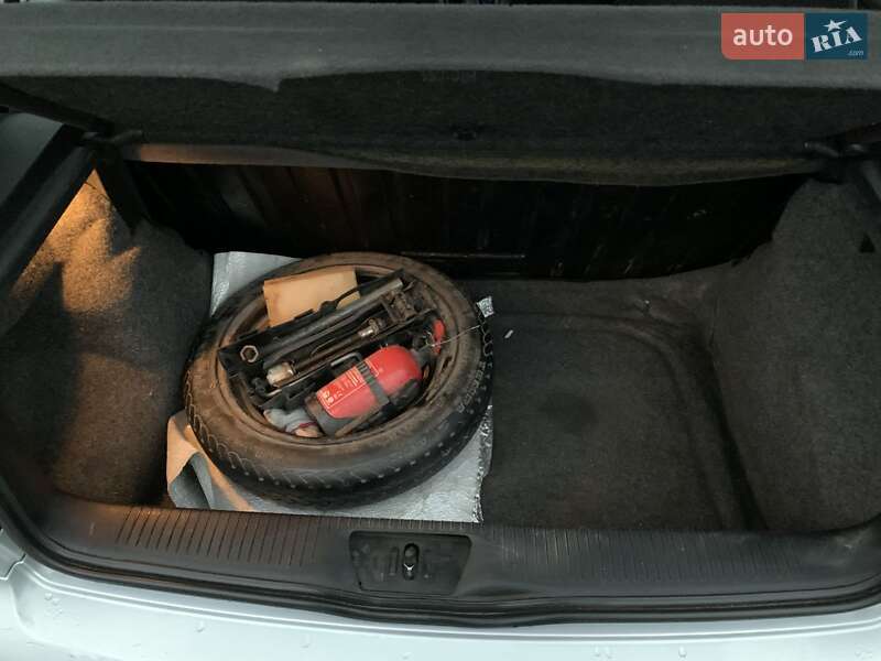 Хэтчбек Volkswagen Polo 2001 в Виннице