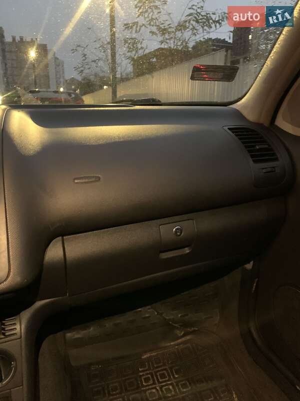 Хэтчбек Volkswagen Polo 2001 в Виннице