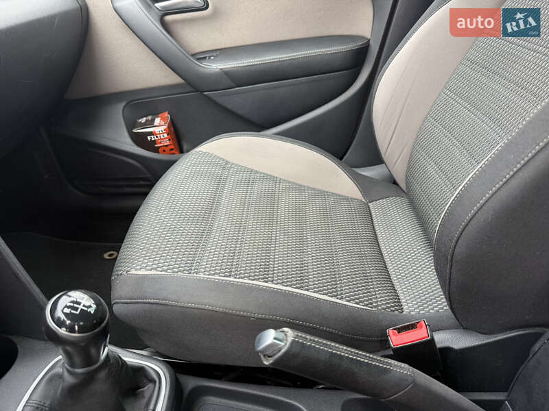 Хэтчбек Volkswagen Polo 2011 в Житомире