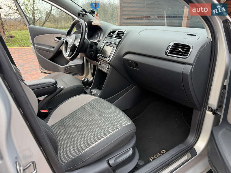 Хэтчбек Volkswagen Polo 2011 в Житомире