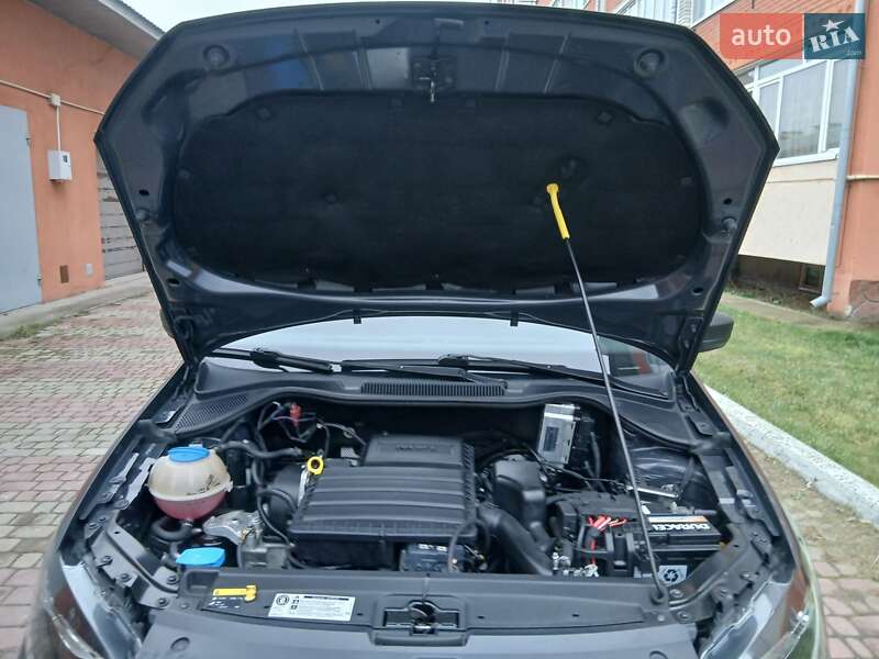 Седан Volkswagen Polo 2016 в Чорткове