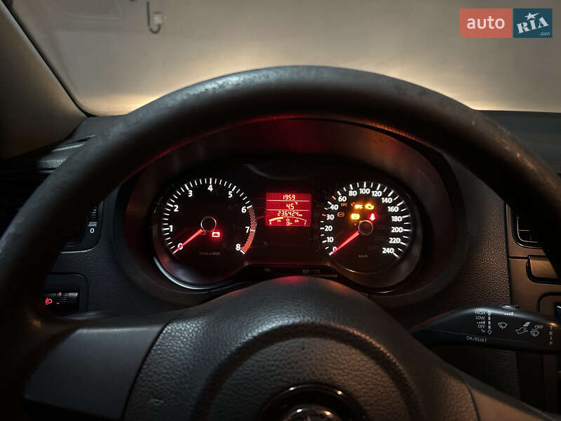 Седан Volkswagen Polo 2013 в Киеве