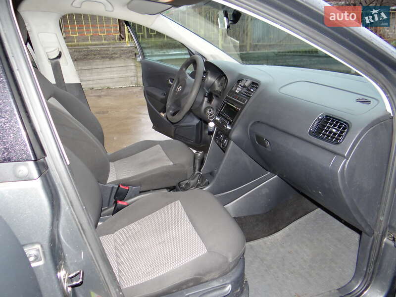 Хэтчбек Volkswagen Polo 2010 в Ахтырке фото 19 Хэтчбек Volkswagen Polo 2010 в Ахтырке