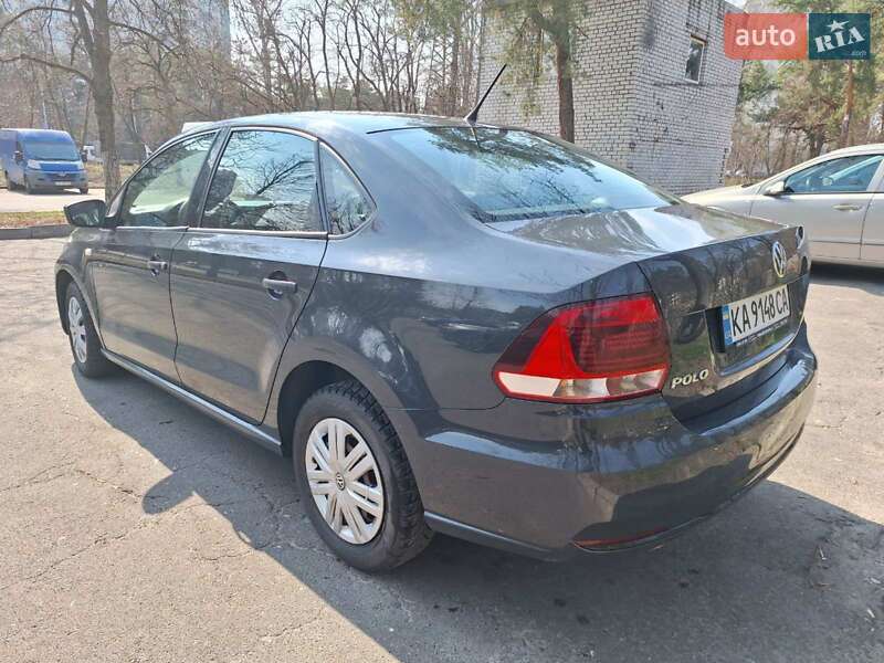 Седан Volkswagen Polo 2016 в Сарнах