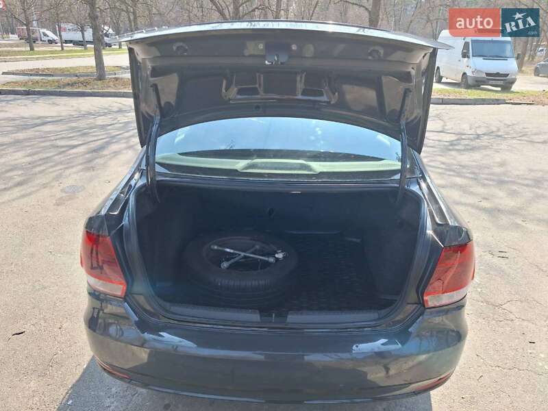 Седан Volkswagen Polo 2016 в Сарнах