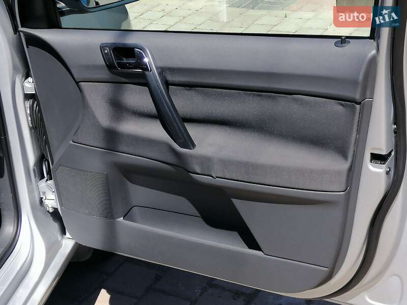 Хэтчбек Volkswagen Polo 2003 в Луцке