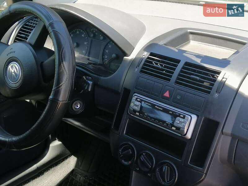Хэтчбек Volkswagen Polo 2003 в Луцке
