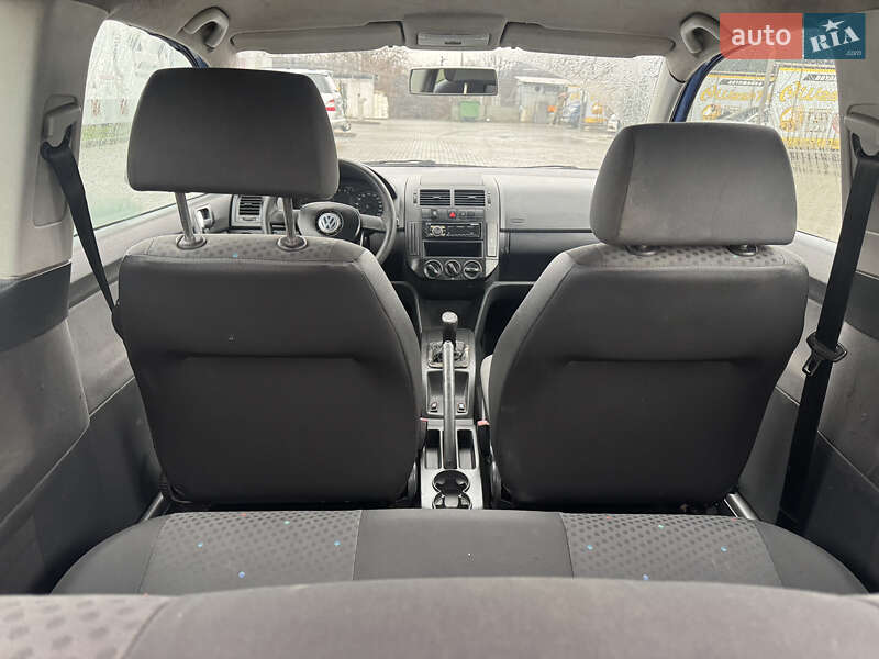Хэтчбек Volkswagen Polo 2004 в Черновцах