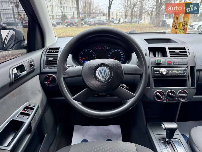 Хэтчбек Volkswagen Polo 2005 в Киеве