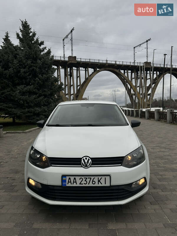 Хетчбек Volkswagen Polo 2016 в Дніпрі