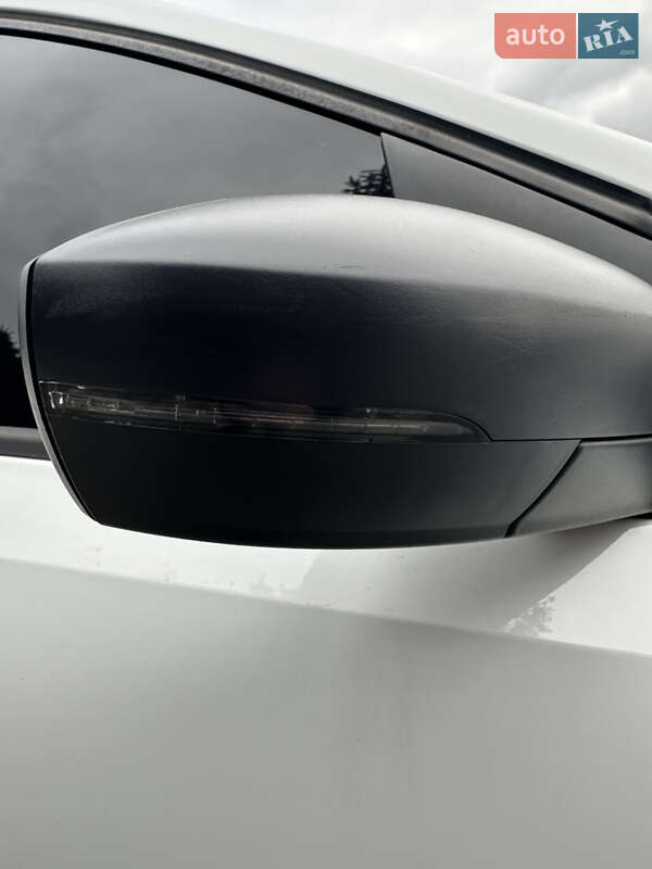 Хетчбек Volkswagen Polo 2016 в Дніпрі