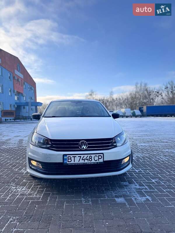 Седан Volkswagen Polo 2017 в Звягеле