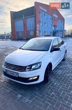 Седан Volkswagen Polo 2017 в Ровно