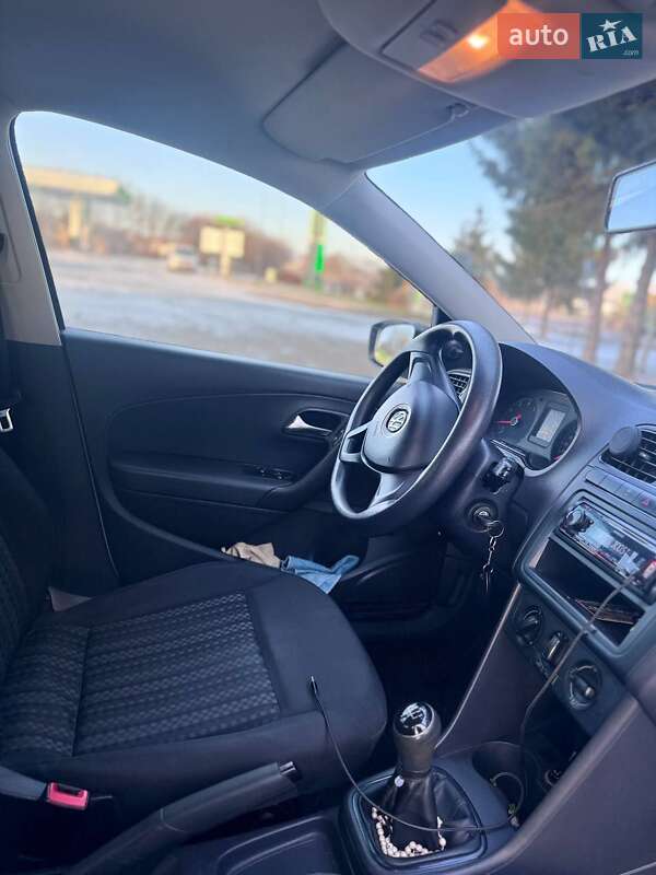 Седан Volkswagen Polo 2017 в Звягеле