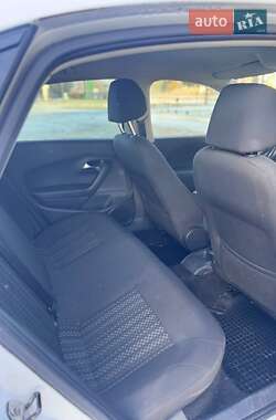 Седан Volkswagen Polo 2017 в Ровно
