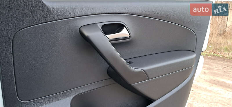 Седан Volkswagen Polo 2017 в Жовтих Водах