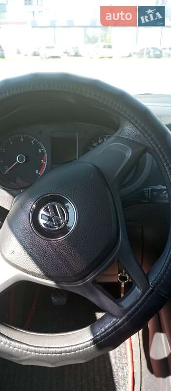 Седан Volkswagen Polo 2017 в Черкасах