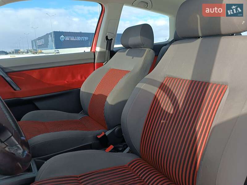 Хэтчбек Volkswagen Polo 2005 в Львове