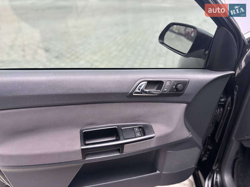 Хэтчбек Volkswagen Polo 2007 в Дубно
