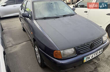 Седан Volkswagen Polo 1997 в Киеве