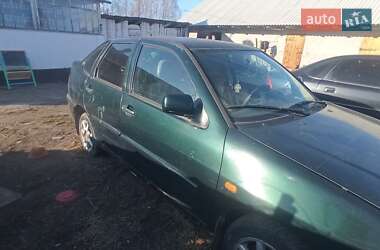 Седан Volkswagen Polo 1997 в Рівному