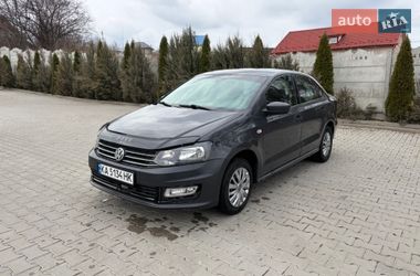 Седан Volkswagen Polo 2016 в Кицмани