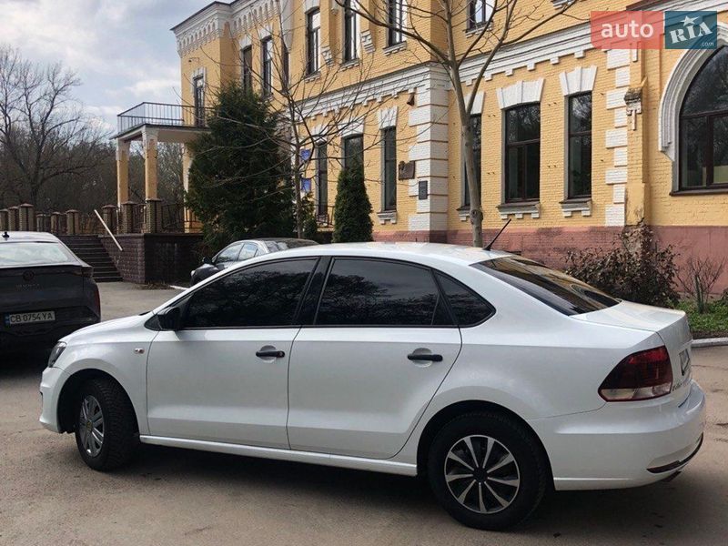 Седан Volkswagen Polo 2019 в Чернигове