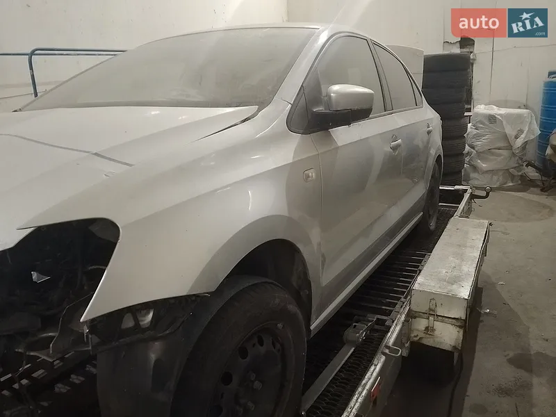 Volkswagen Polo 2013 VIN XW8ZZZ61ZCG066287 фото оголошення 16 з 51