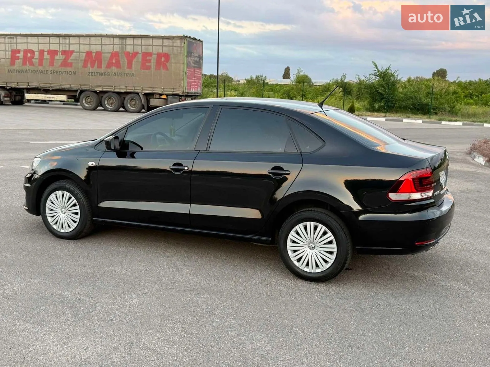 2017 Volkswagen Polo - мініатюра 3