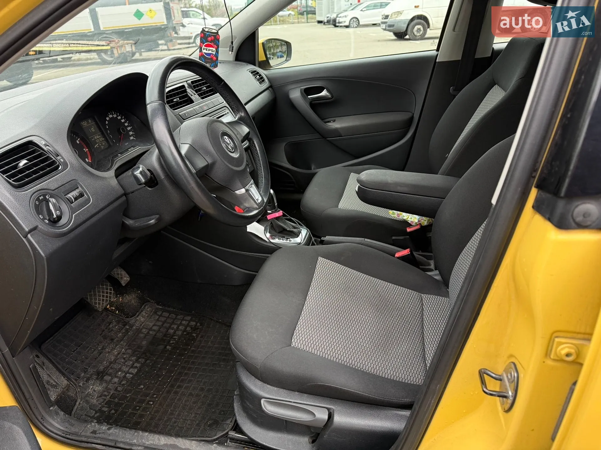 2010 Volkswagen Polo - мініатюра 9