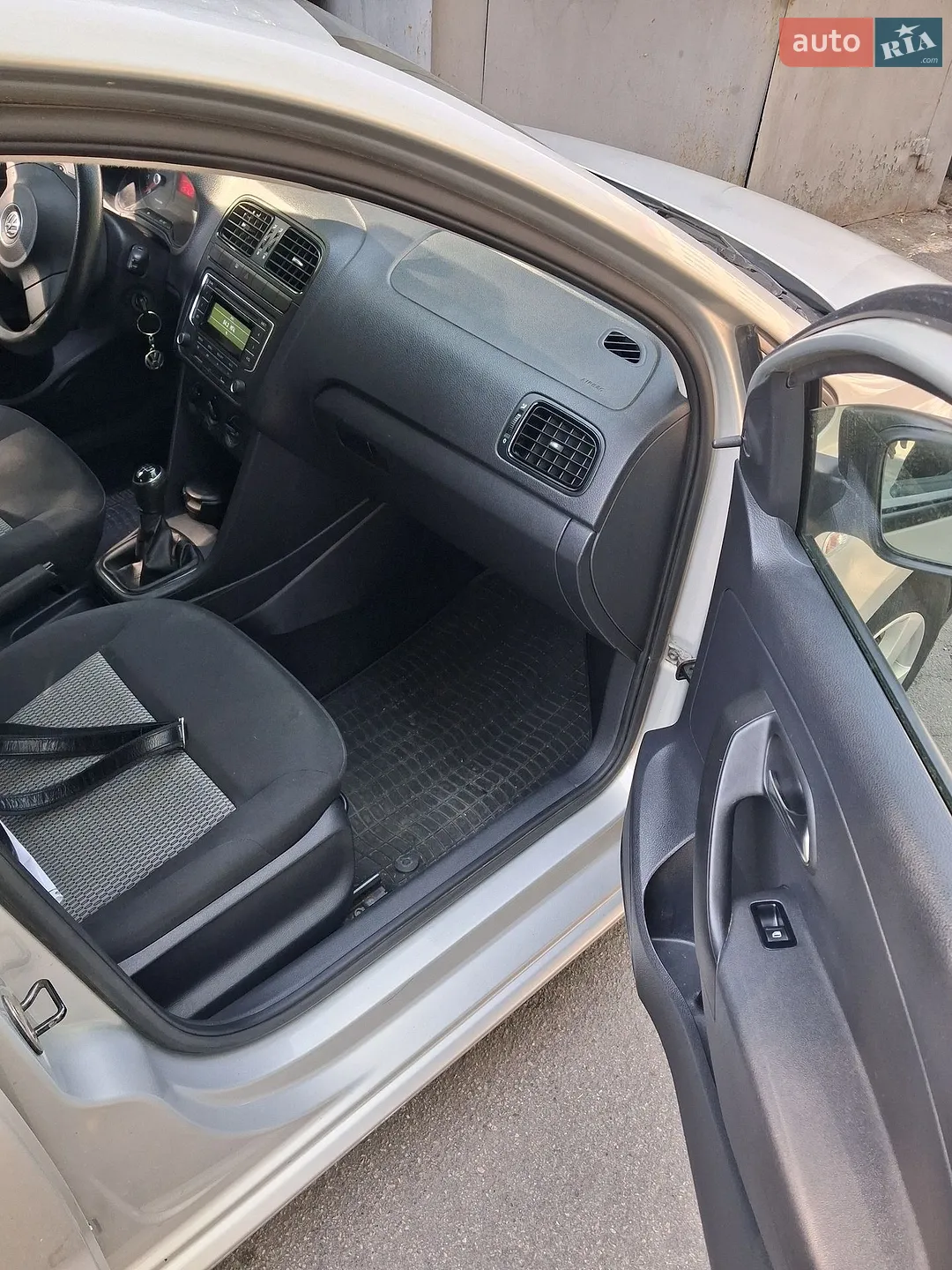 Volkswagen Polo 2013 VIN XW8ZZZ61ZDG060958 фото оголошення 8 з 12