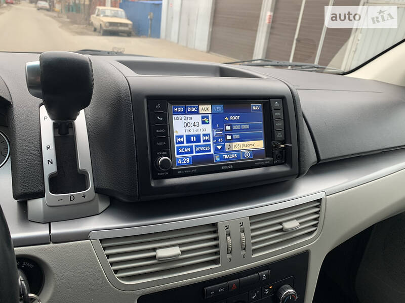 Мінівен Volkswagen Routan 2010 в Полтаві